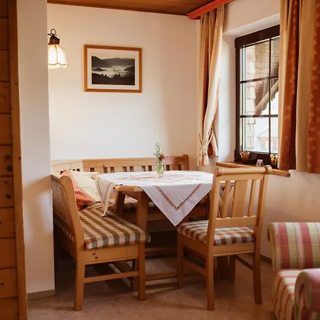 Primushaeusl Gaestehaus Homestay *