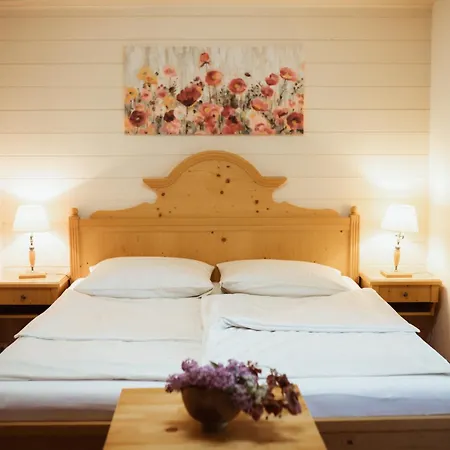 Primushaeusl Gaestehaus Homestay *