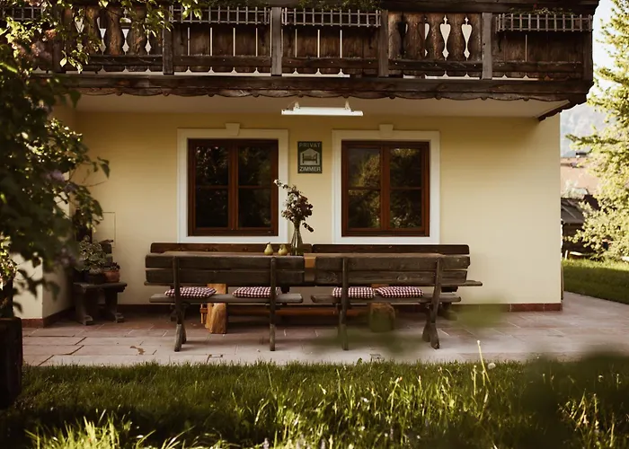 Primushaeusl Gaestehaus ホームステイ ストローブル
